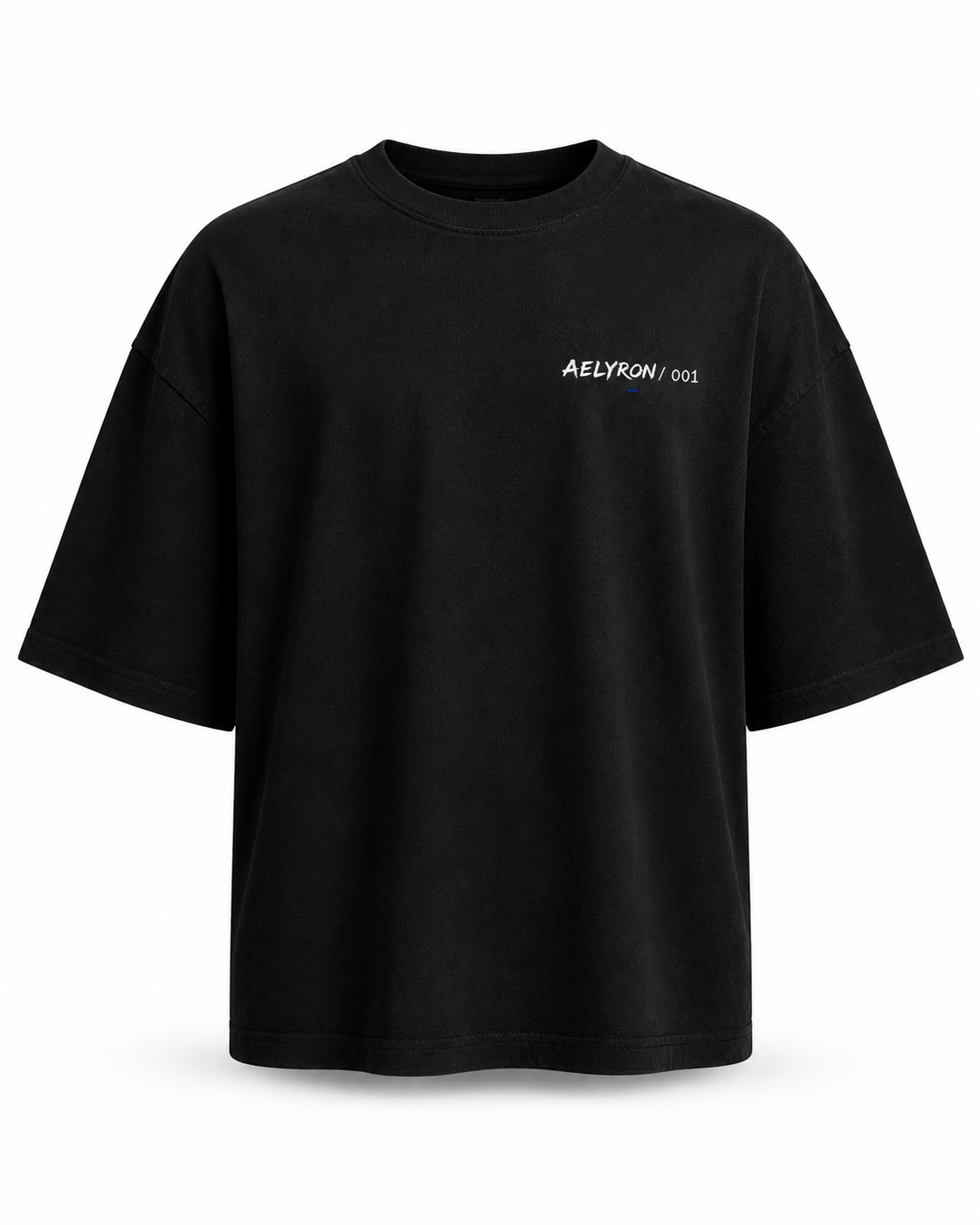 SOLITUDE 001 — vue de face du t-shirt oversize graphique AELYRON